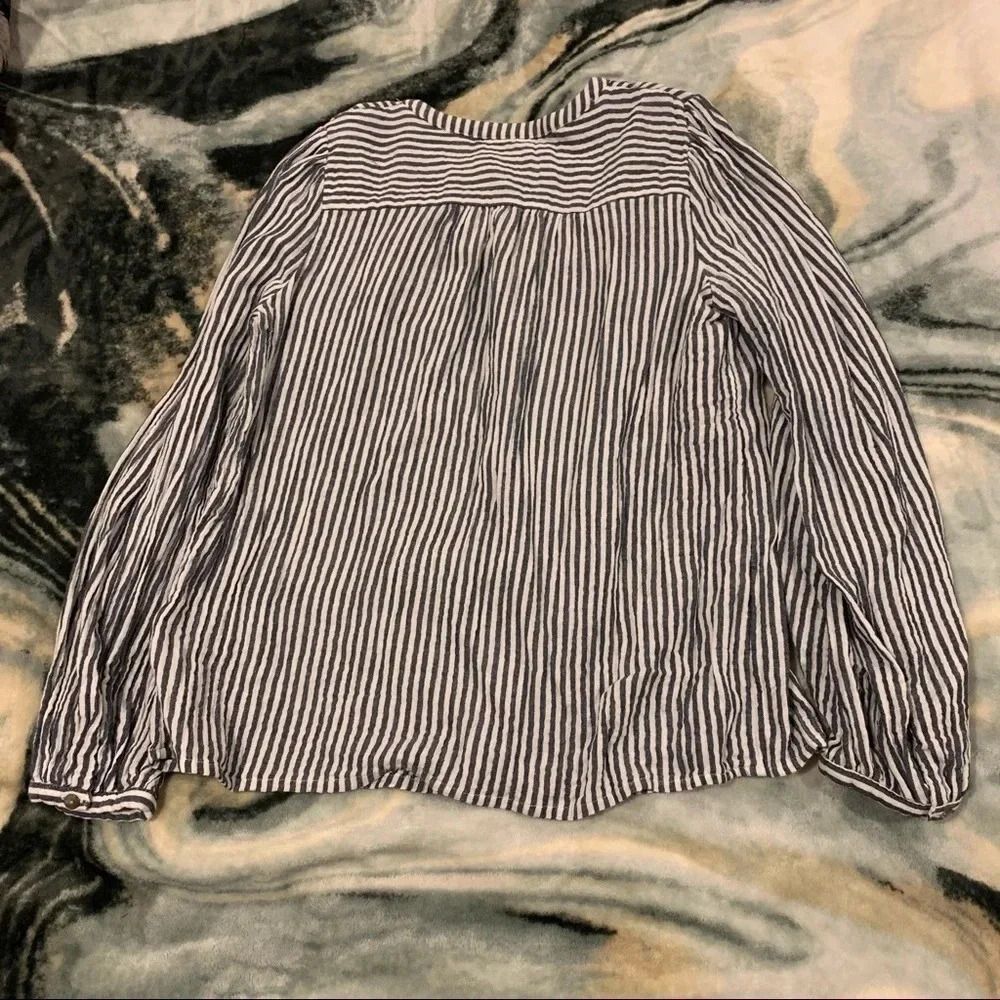 🔴Universal Thread | Puff Long Sleeve Button down - Picture 5 of 9
